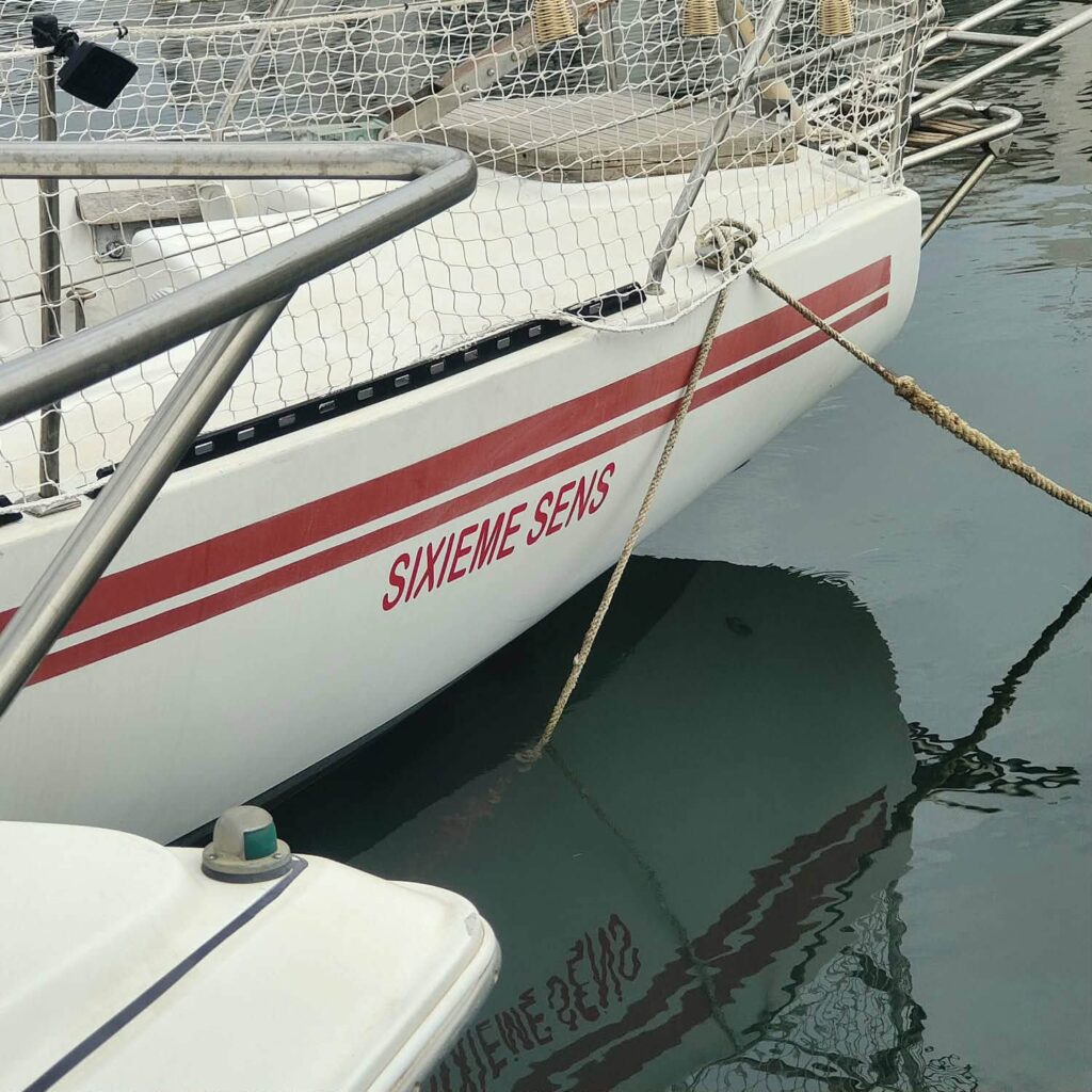 Voilier "Sixieme sens"