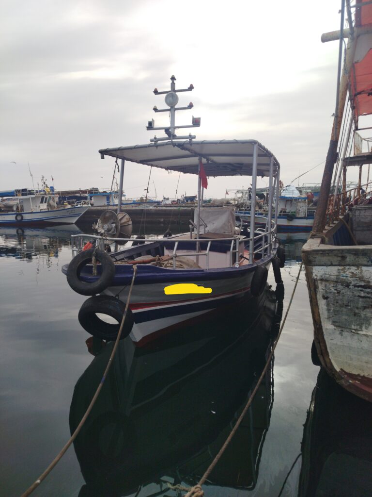 Bateau de pêche 8.24m فلوكة رخصة صيد