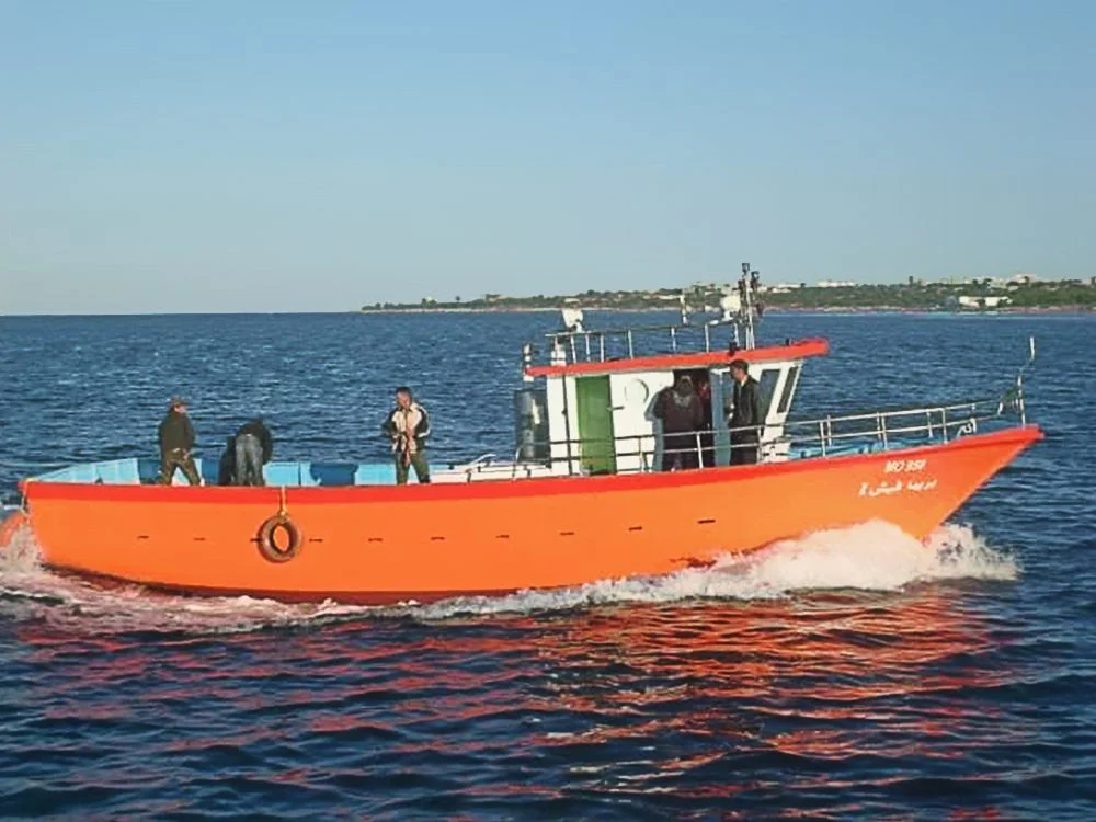Bateau de pêche côtière Nakbi de 13 MT en navigation