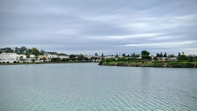 Lagune des ports puniques de Carthage, à Salammbô