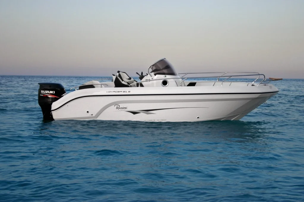 Open Ranieri Voyager 21 S de 6,30 m avec moteur hors-bord