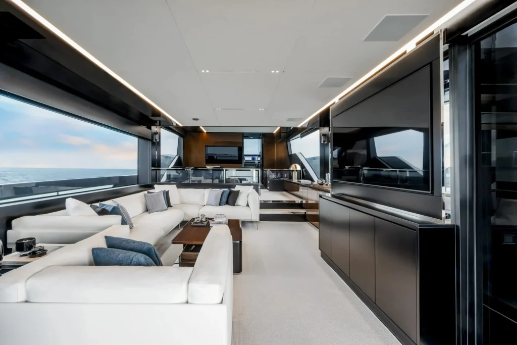 Salon intérieur du yacht Riva 82' Diva