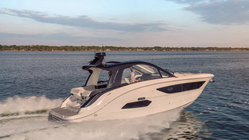 Sea Ray Tunisie : le Sea Ray Sundancer 370 en navigation