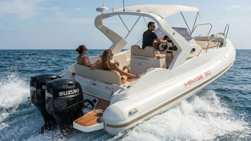 TESYS bateau Mirage 30 WA en navigation avec deux moteurs hors-bord