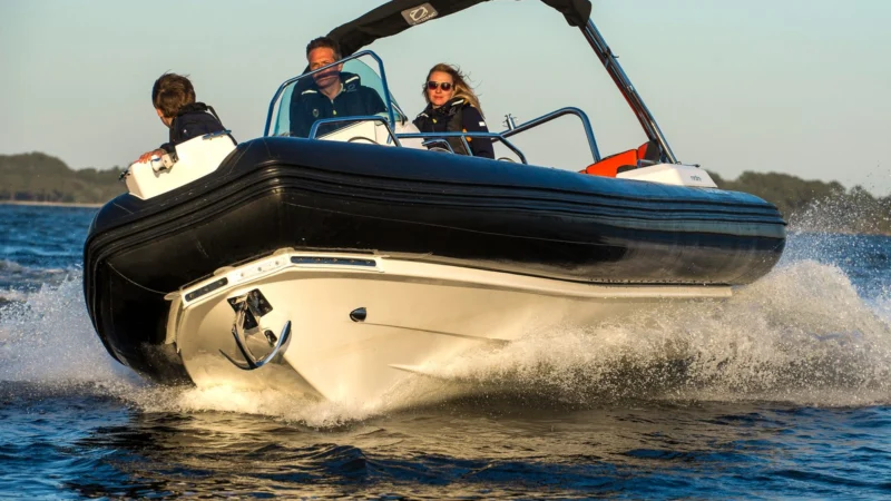Zodiac Tunisie : semi-rigide Zodiac Medline 6.8 en navigation